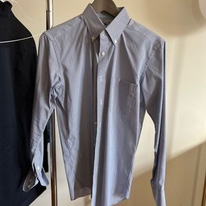 Uniqlo men’s shirt